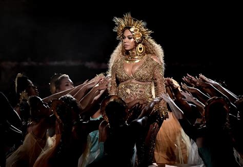 Photos 16 Empowering Beyoncé Lyrics Iheart