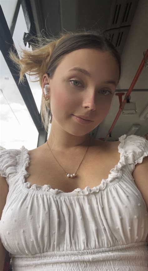 Showing Everyone On The Bus My Bounce Tits R Barelylegalteens
