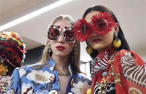Dolce And Gabbana Spring 2018 Collection Brings The Queen Of Hearts To Life