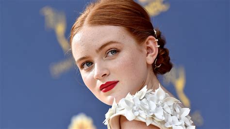 How To Score Sadie Sinks Emmys Makeup Look Hollywood Reporter