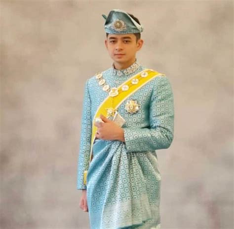Tengku hassanal is the tengku mahkota (crown prince) of pahang, malaysia. TENGKU ARIF TEMENGGONG PAHANG II
