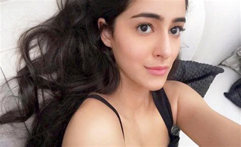 chunky pandey s daughter ananya is breaking the internet with this pic bollywood news india tv