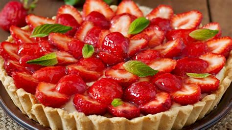 tarte aux fraises à l ancienne découvrez les recettes de cuisine de femme actuelle le mag