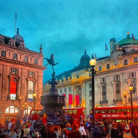 Piccadilly Circus Guide Best Things To Do In Central London Solosophie