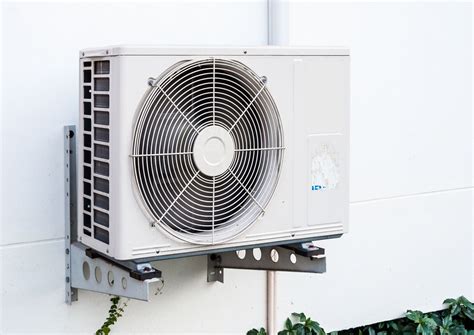 Diese bestehen aus konventionellen ventilatoren, die mit einem wassertank und einer verdunstungsmatte ausgestattet sind. Klimaanlage fürs Haus: Test & Empfehlungen (06/20) | LUFTKING