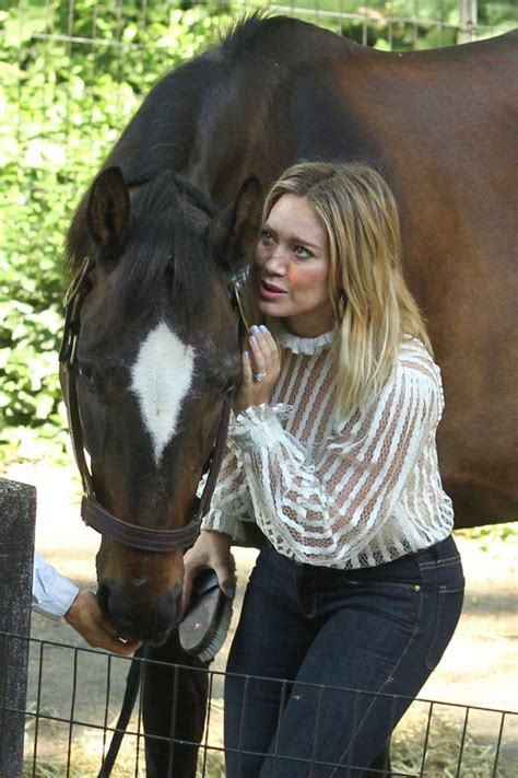 Hilary Duff Is A Singer Actor And Now A Literal Horse Whisperer