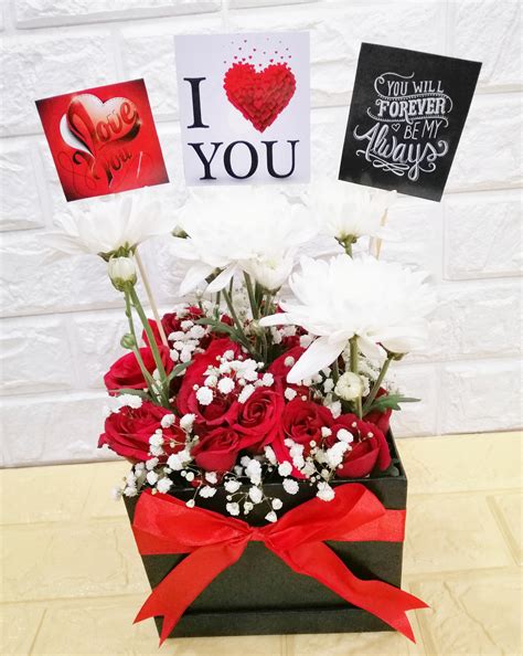 Reddish Love Ts Flowers Delivery In Pakistan Sendflowerspk