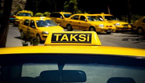 How much is a taxi from Istanbul airport to the Centre? 2
