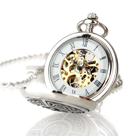 Als besonderes geschenk mit aufgedruckten namen oder einem logo sind taschenuhren bei sammlern sehr beliebt. Celtic Thistle Taschenuhr mit Kette | Reloj antiguo de bolsillo, Reloj de bolsillo, Tatuajes de ...