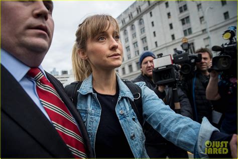 Smallville S Allison Mack Pleads Guilty In Nxivm Sex Cult Case Photo