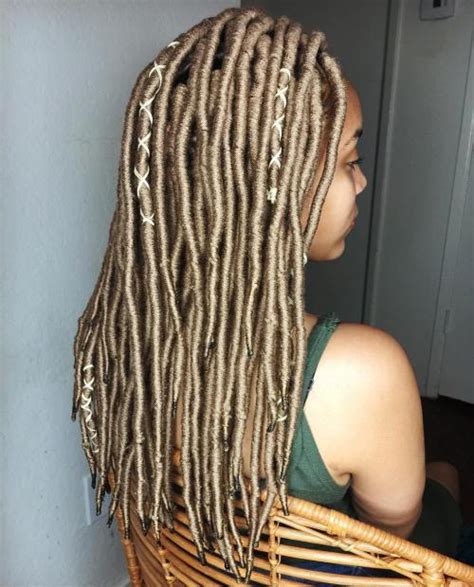 20 playful ways to wear yarn dreads