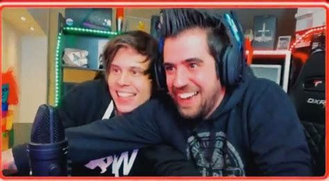 Bienvenido a mi canal, soy auronplay, aunque me puedes llamar auron. Rubius y auronplay en 2020 | Rubius, Youtuber famosos ...