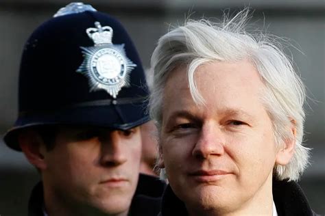 Uk Court Paves Way For Julian Assanges Extradition To Us For Spying Case