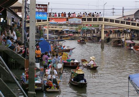 Bao Baos Blog Amphawa A Floating Market Without The Farang