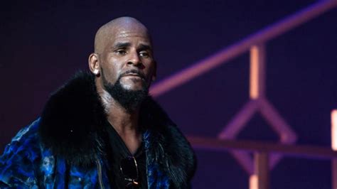 R Kelly Remains In Jail On Sex Abuse Charges Good Morning America
