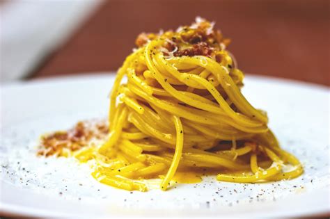 La Pasta Alla Carbonara Storia Ricetta E Curiosità Italians Excellence