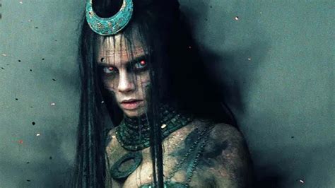 The Makers Of Suicide Squad Have Been Slammed For Heavily Editing Cara Delevingnes Body Hit