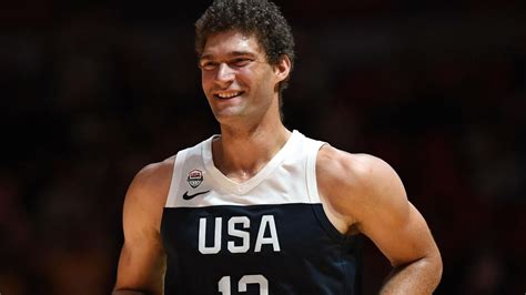 Team Usa Vs Canada Australian Fans Go Nuts For Brook Lopez Daily