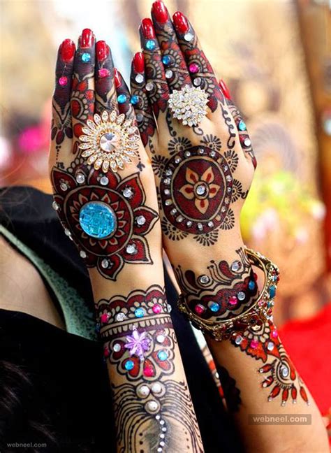 Coloured Bridal Mehndi Designs 17