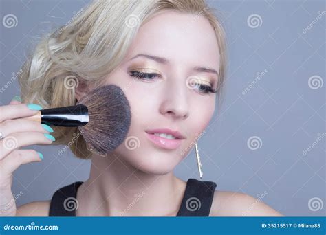 Makeup Artist Applying Face Powder Stock Image Image Of Hair Adult