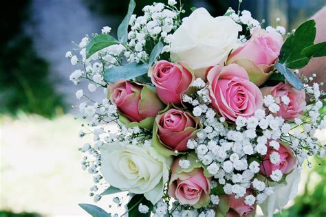 Bouquet De Mariée Romantique Fleurs Idées Et Décorations De Mariage