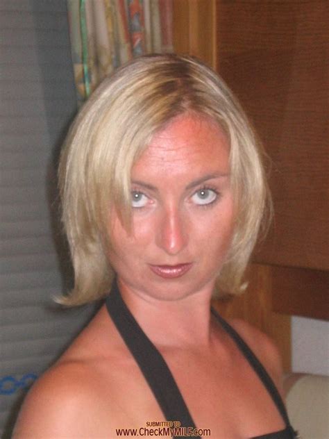 Blonde Amateur Housewife Posing Porn Pictures Xxx Photos Sex Images
