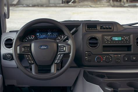 2021 Ford E Series Cutaway Pictures
