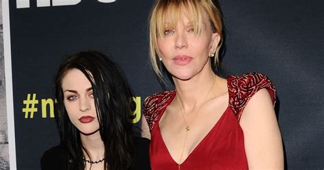 She is known for her work on кобейн: Frances Bean Cobain deelt eerste cover | Lifestyle ...
