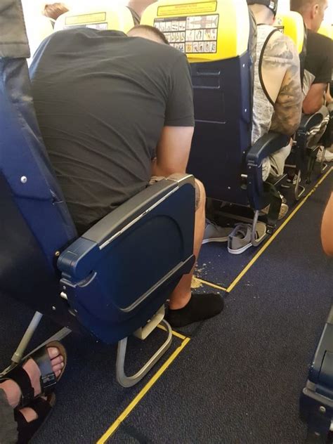 Drunk Ryanair Passenger Grabs Emergency Door At 35000ft And Throws Up In Seat Mirror Online