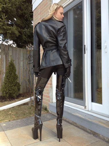 Mistress Moni Sex Leather Smoking And Boots 5