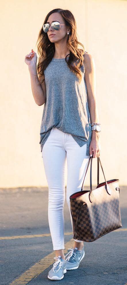 14 Stylish Spring Outfits With White Jeans Page 9 Of 14 In 2020