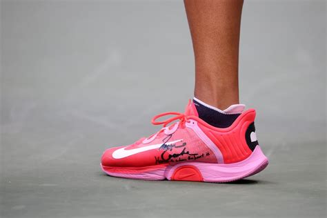 Serena williams, rafael nadal e naomi osaka in new nike film 'never too far down'. Naomi Osaka's 2020 US Open Nike Sneakers Send a Message | POPSUGAR Fitness