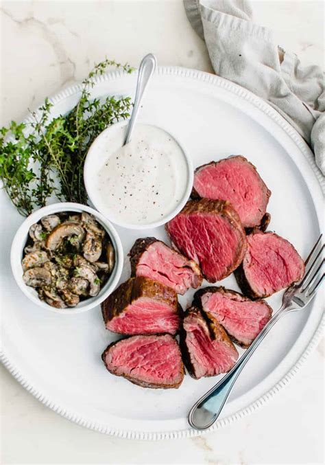 Butter, white wine vinegar, dry white wine, cayenne pepper, shallots. Best Sauce For Beef Tenderloin Roast / The Secret To Perfect Beef Tenderloin The Reverse Sear ...