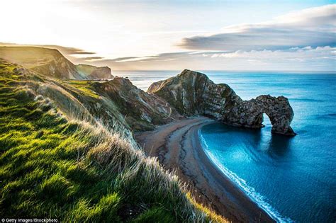 British People Vote For Most Beautiful Picnic Spots In Britain And Uk