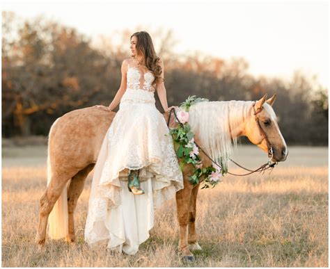 Horse Wedding Photos Country Wedding Pictures Wedding Poses Wedding