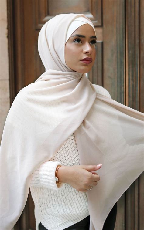Nude Chiffon Modern Hijab Fashion Muslim Women Fashion Islamic