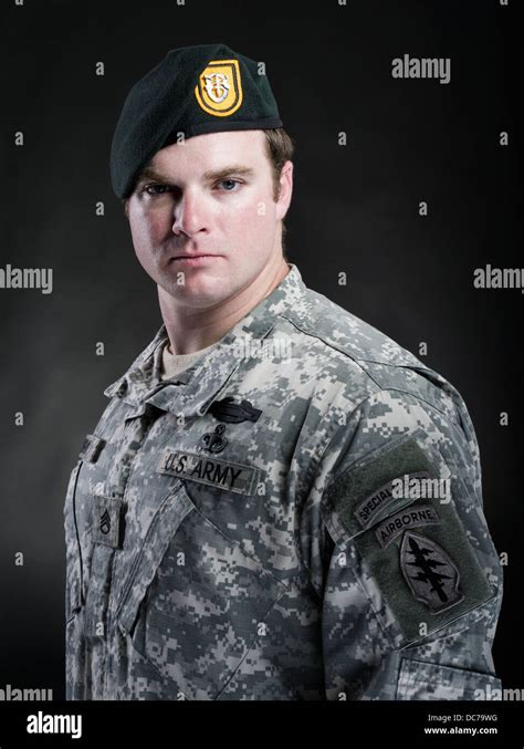 Portrait of a U S Army Special Forces Béret Vert soldat Photo Stock