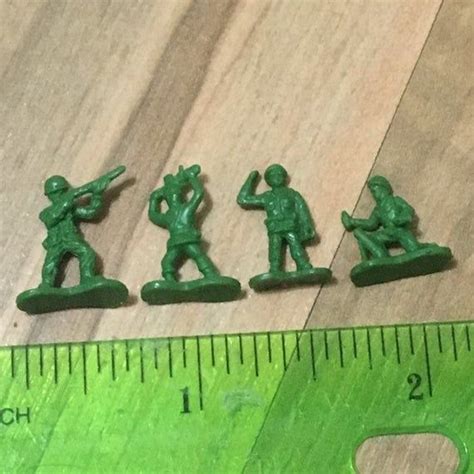Dollhouse Miniature Army Men Rement Re Ment 112 16 Scale Etsy