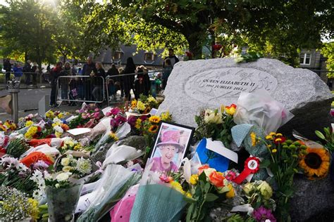 Queens Coffin To Begin Journey To Its Final Resting Place