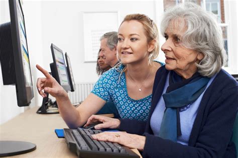Know About The Benefits Of Basic Computer Skills Training For Seniors