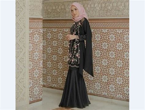 Mau terlihat lebih cantik dan elegan? 100+ Inspirasi Baju Kebaya Muslim 2019 Terbaru dan ...