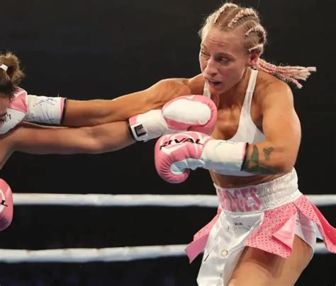 hottest female boxers of 2020 loads of sexy images boxing addicts