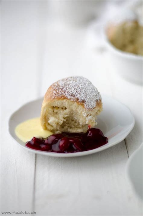 Guten appetit und fröhliche weihnachten food blogger adventskalender gewinnspiel: Buchteln mit Vanillesoße und heißen Kirschen | Rezepte ...