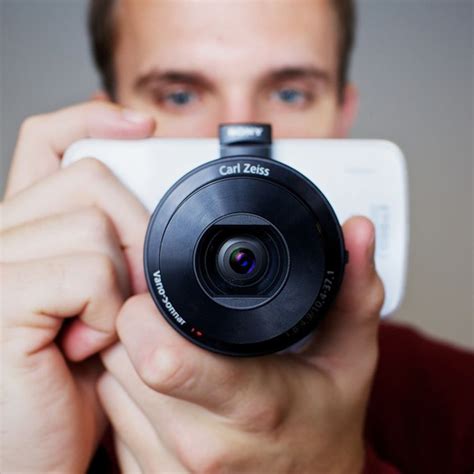 A Camera For Your Cameraphone Sony Cyber Shot Qx10 And Qx100 Review