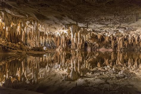 This Underground Cavern Lake Creates A Perfectly Mirrored Image R