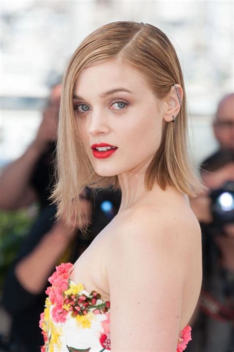 Bella Heathcote Cannes 2016 Retrouvailles Entre Sean Penn Et