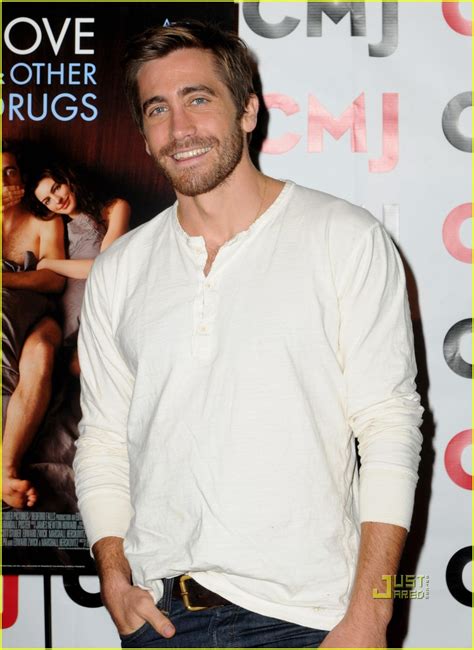 Jake Gyllenhaal Love And Other Drugs Screening Photo 2489343 Jake