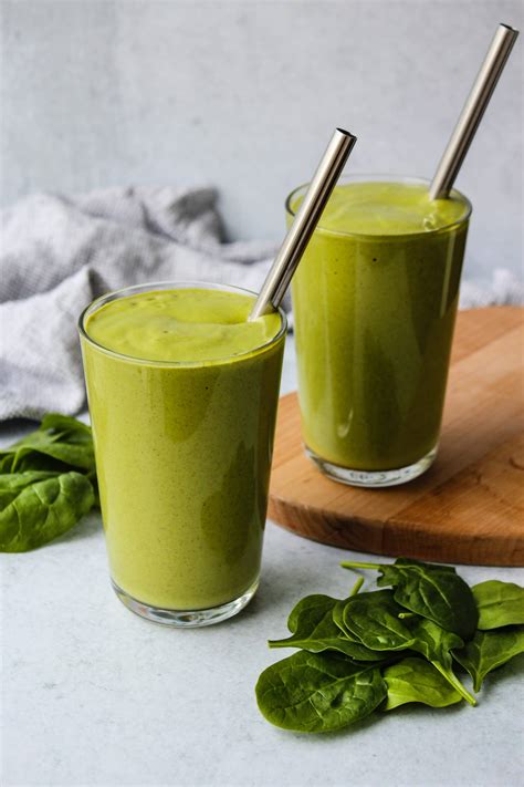 Simple Creamy Green Smoothie Walder Wellness Dietitian