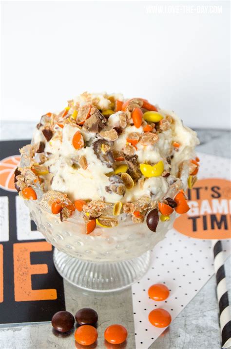 Luckily, making one at home is extremely easy. Slam Dunk Reese's Milkshake | Yummy food dessert