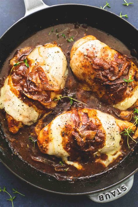 The best part of french onion soup is the cheese and baguette, let's be real. French Onion Chicken Skillet Is Faster Than The Soup - Simplemost